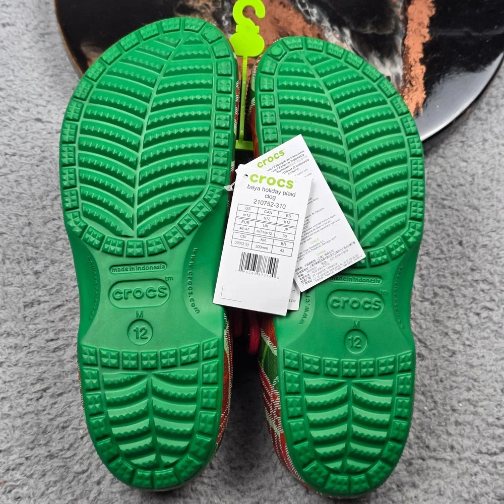 Crocs Baya Holiday Plaid‎ Clog Mens 12 Red Green Christmas Tartan 210752-310 NEW